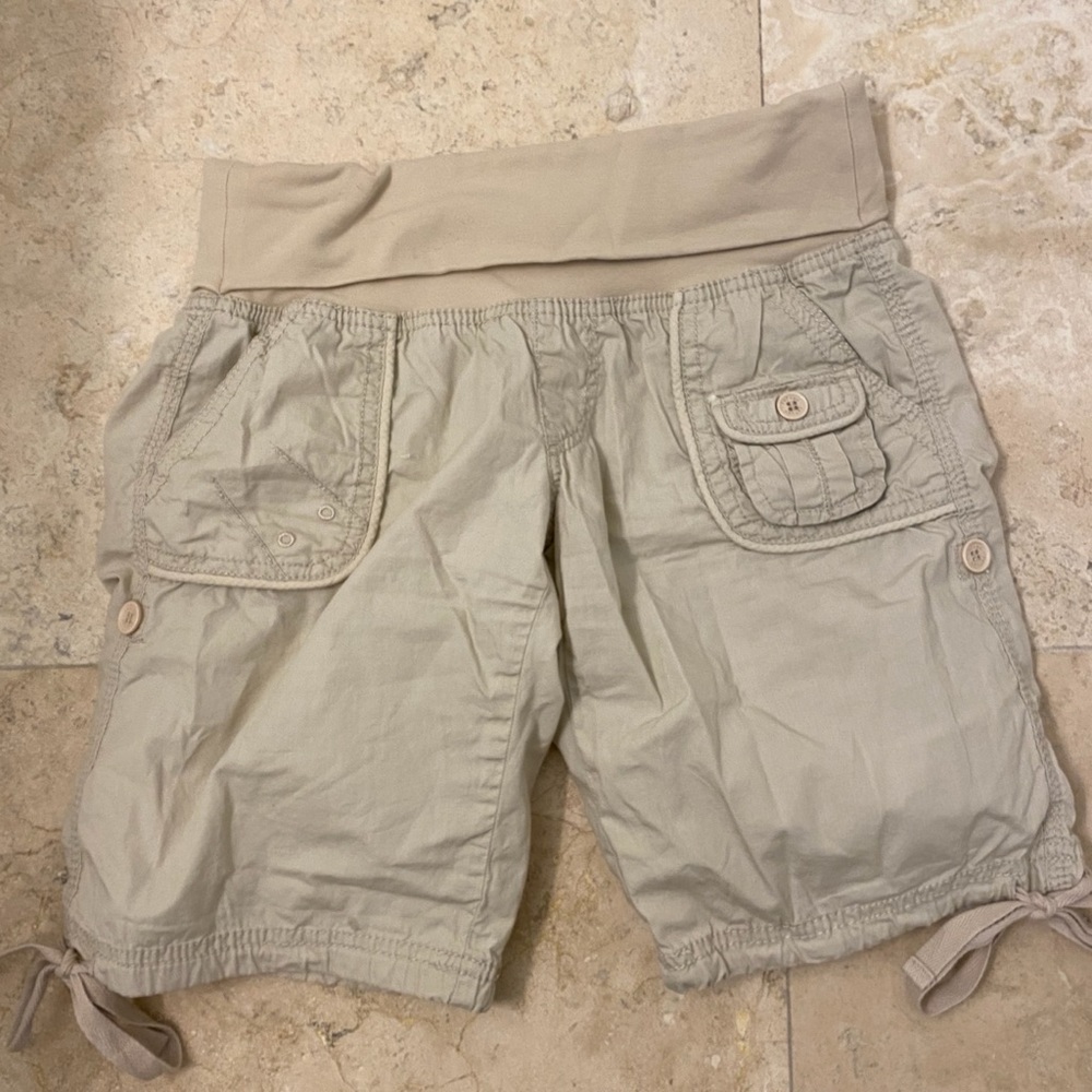 Refuge Khaki Women’s Shorts